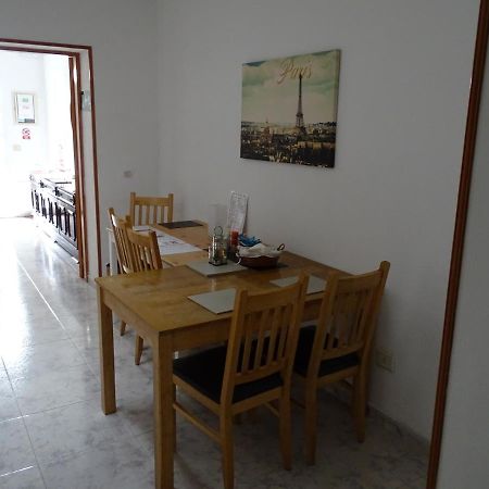 Rickaty Lodge Bed And Breakfast, Airport Hotel, Hotel De Aeropuerto, Las Palmas Airport, Gran Canaria Airport, Lpa, Spain Лас-Махорерас Экстерьер фото